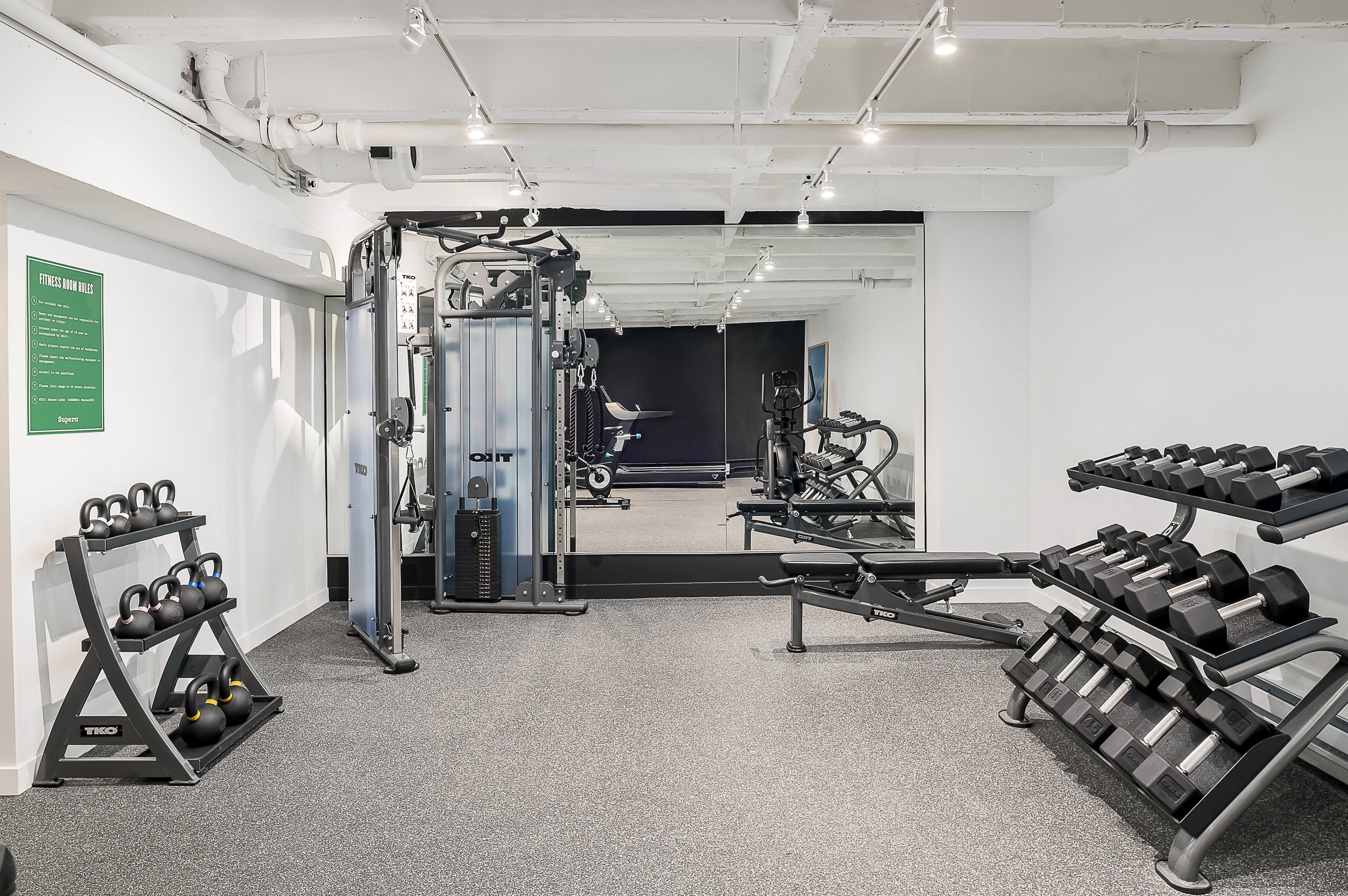 1650 W. Roscoe St. 1650 W. Roscoe St., Chicago, IL 60657 - Leasing by Cross Street
